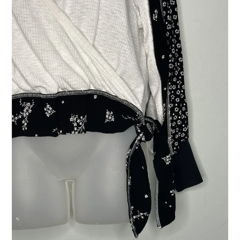 Free People Auxton Thermal Wrap Top‎ XS Ivory Faux Tie White Black Waffle Floral